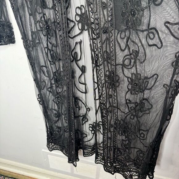 Neelam lace and sheer cover with beaded detailing - Picture 7 of 8